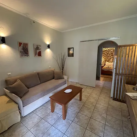 Alkionis Garden View Aparthotel Lefkada City