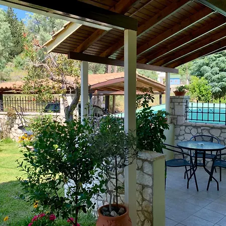 Alkionis Garden View מלון דירות Lefkáda